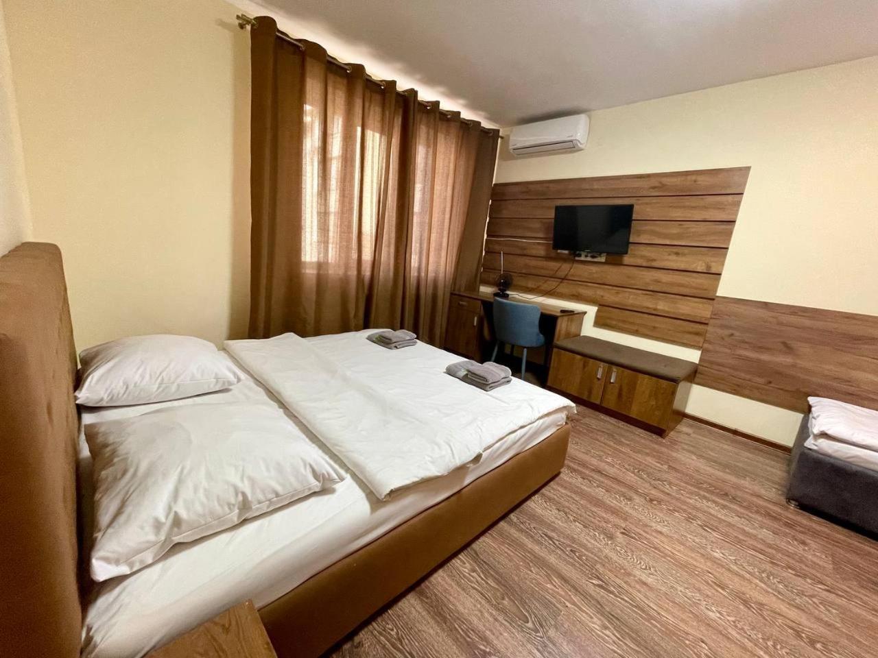 Apartments In Uzhgorod For You. Kültér fotó